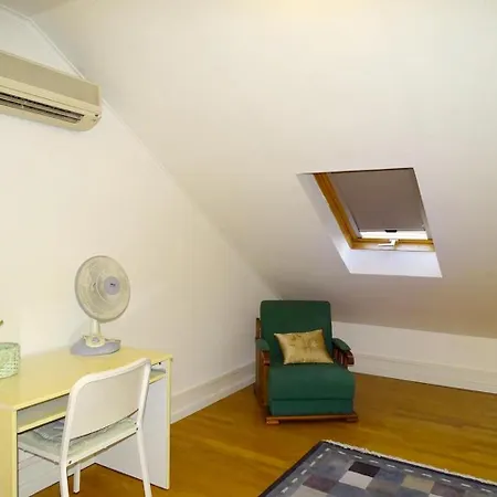 아파트 4 Bedrooms With View And Wifi At