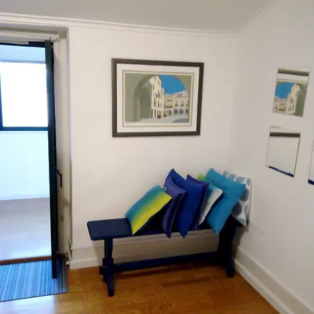 아파트 4 Bedrooms With View And Wifi At